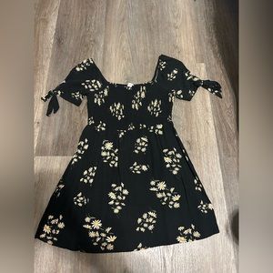 Women’s American Eagle smocked sunflower dress